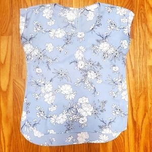 PINK ROSE VINTAGE BLUE FLORAL SHORT SLEEVED BLOUSE - SIZE MEDIUM